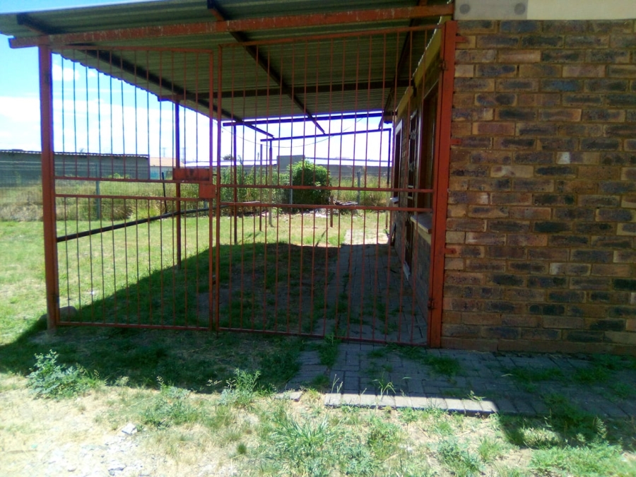 2 Bedroom Property for Sale in Seraleng North West